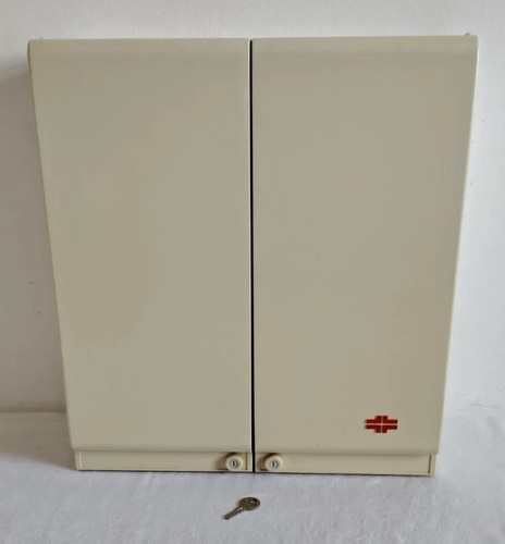 Vintage tri fold first aid - tri-fold,
