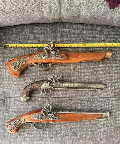 Vintage flintlock pistols set - vintage,