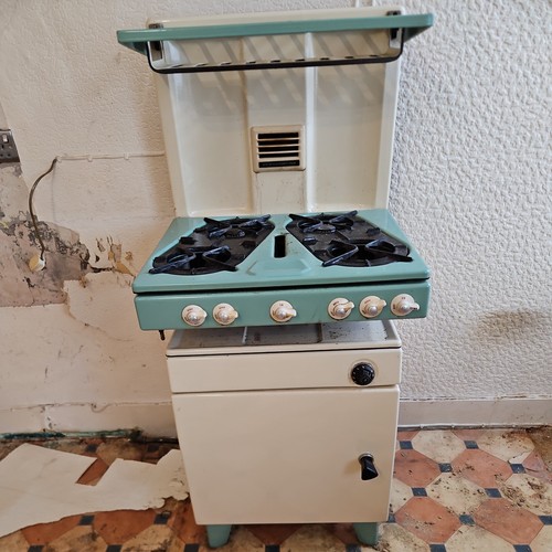 Vintage 1950s new world - new,