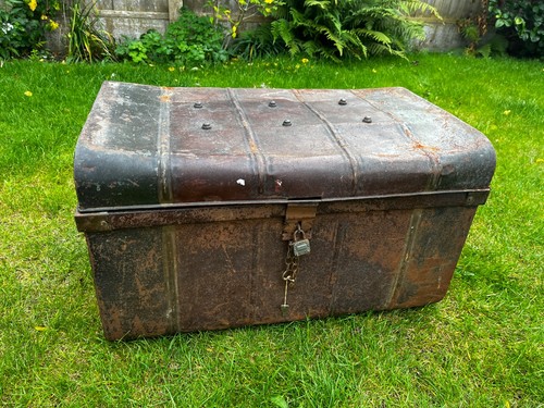 Vintage metal steamer travel - metal,